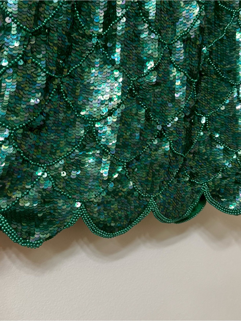 Vintage Emerald Green Sequin Sleeveless Scallop Hem Peek-a-boo Back Dress - Picture 3 of 11